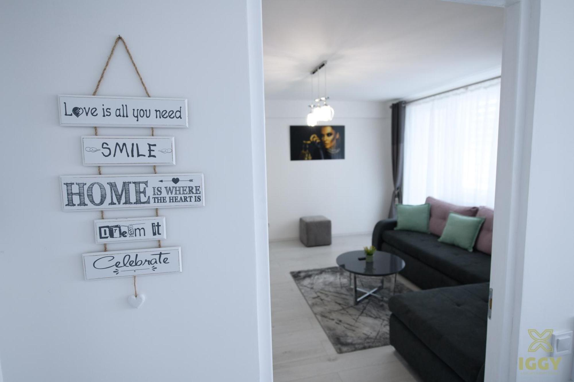 Iggy Luxury * Hunedoara